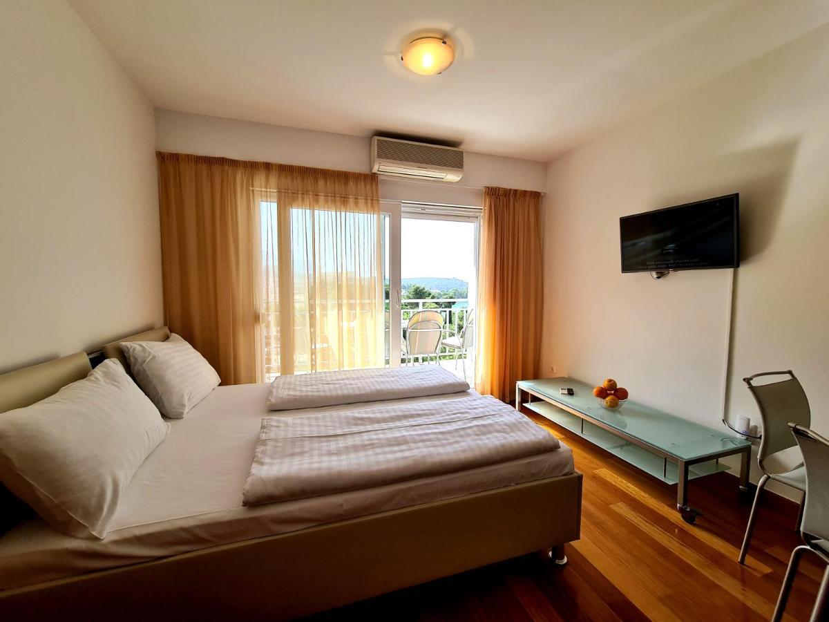 Apartments Veronika Makarska Buitenkant foto